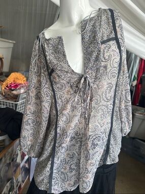 Zara Paisley Crepe fabric semi sheer Blouse top Relax Fit Grey faded blues sz M